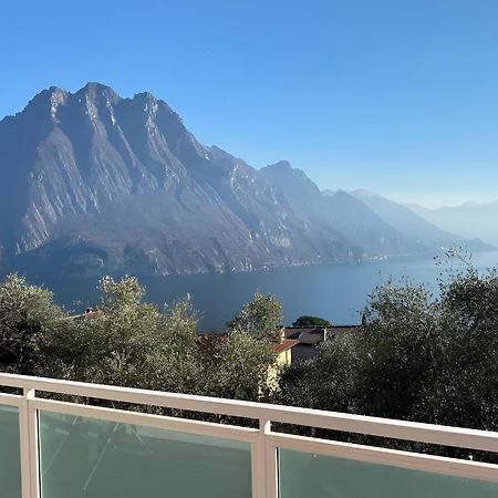 Happy Guest Apartments - Blue Apartment Riva di Solto Exterior photo
